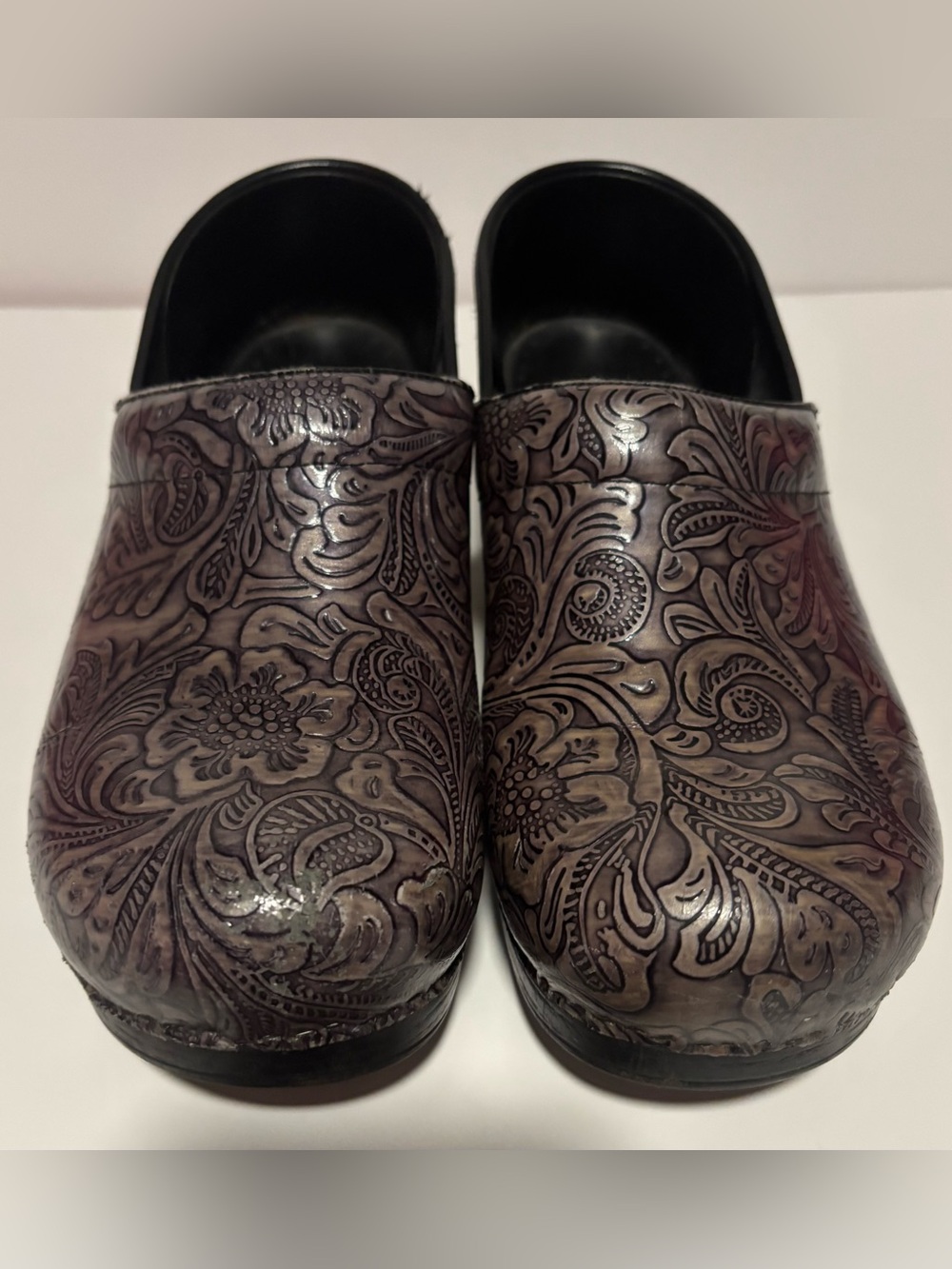 Dansko Professional Silver Gray Tooled Floral Leather Clogs Size 40